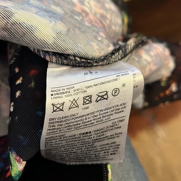 🌻3/$15🌻 GAP dress - Picture 9 of 9